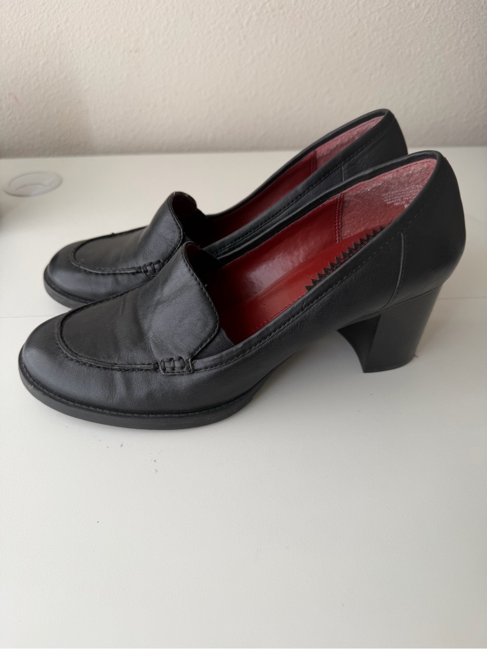 Nine West chunky block heel loafer pumps black leather vintage Y2K size 8